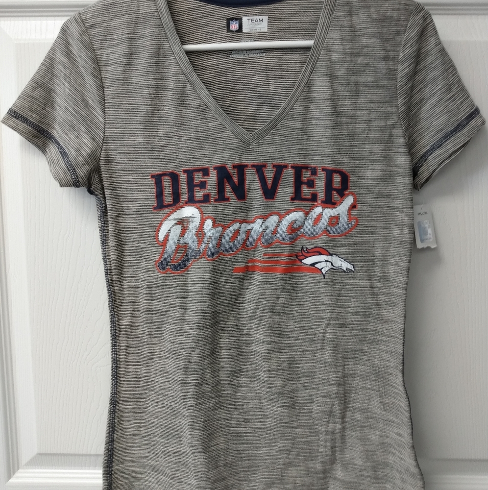 Denver bronco top sz small